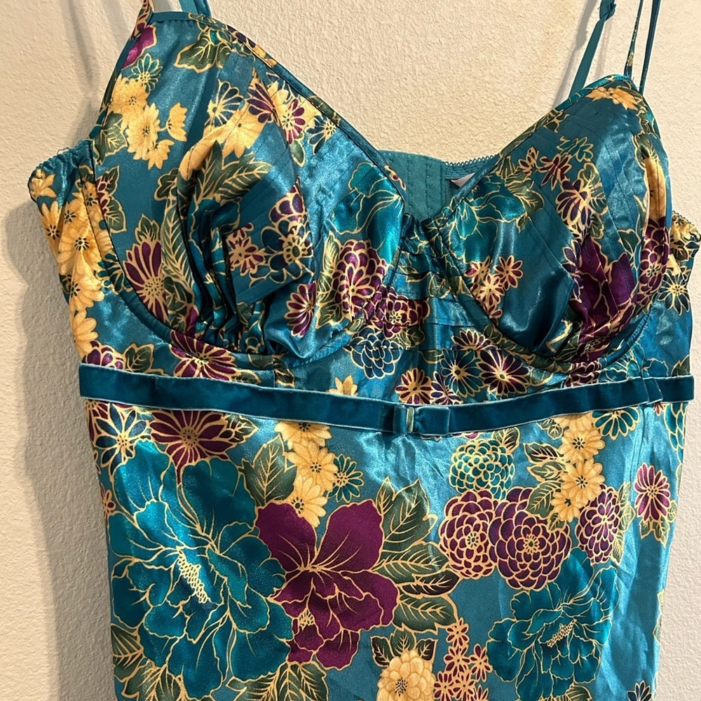 Floral Print Women's Sleepwear - Picture 2 of 8